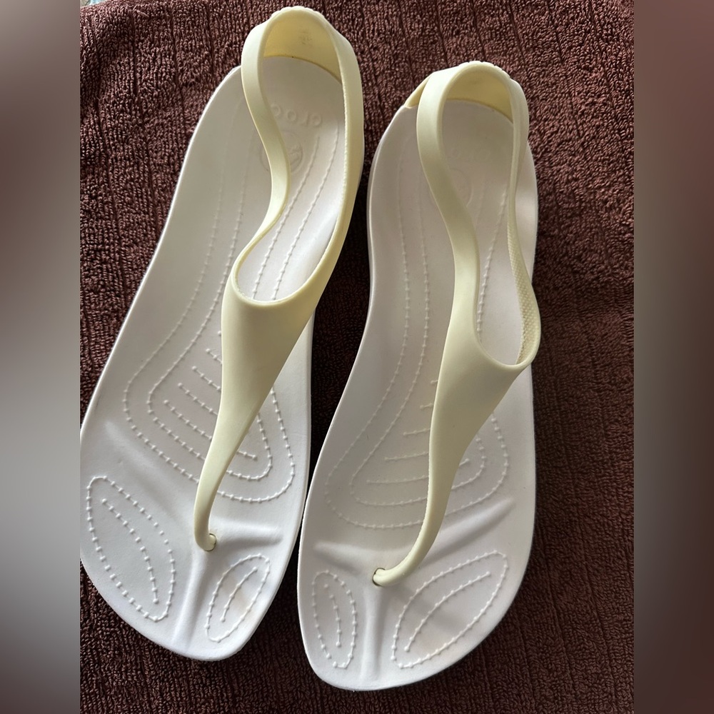 White CROCS Sexi Flip Flops Thong T Strap Serena Sandals Size 8